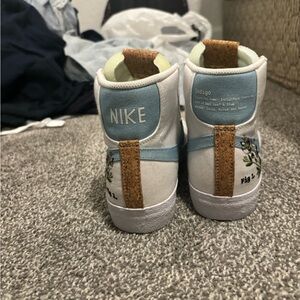 Nike indigo blazers women size 7